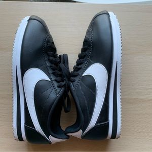 Nike Black Leather Cortez womens size 7.5
